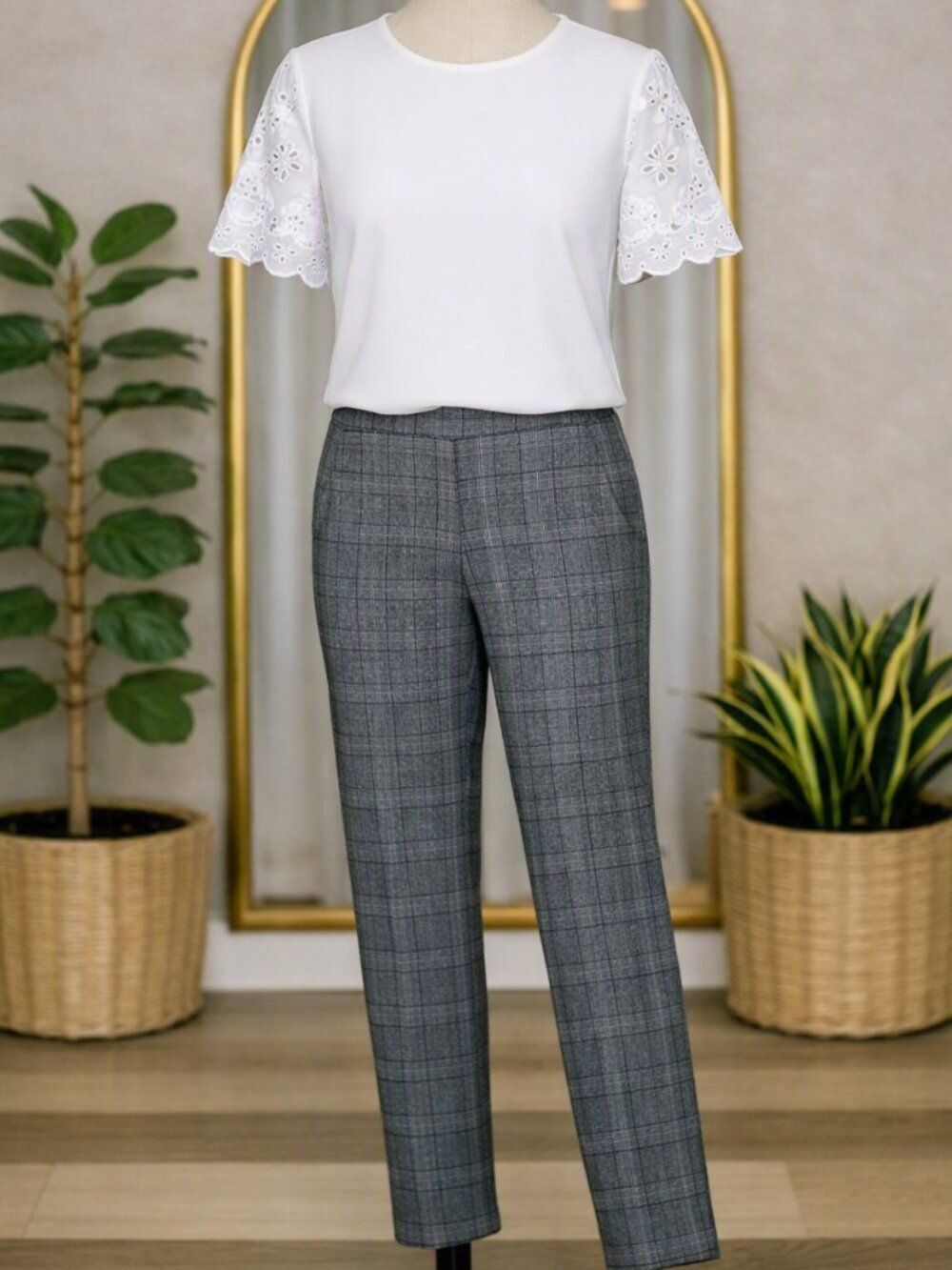 Tahari Women’s Grey Plaid Pull-On Skinny Dress Jeggings / Pants Size: Medium - Picture 2 of 9